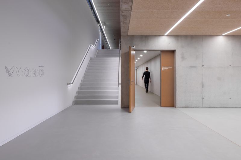 Scuola elementare e parco pubblico a Tesserete – l'atrio – Massimo Piccoli